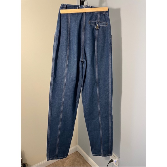 Liz wear Jeans - Picture 4 of 4